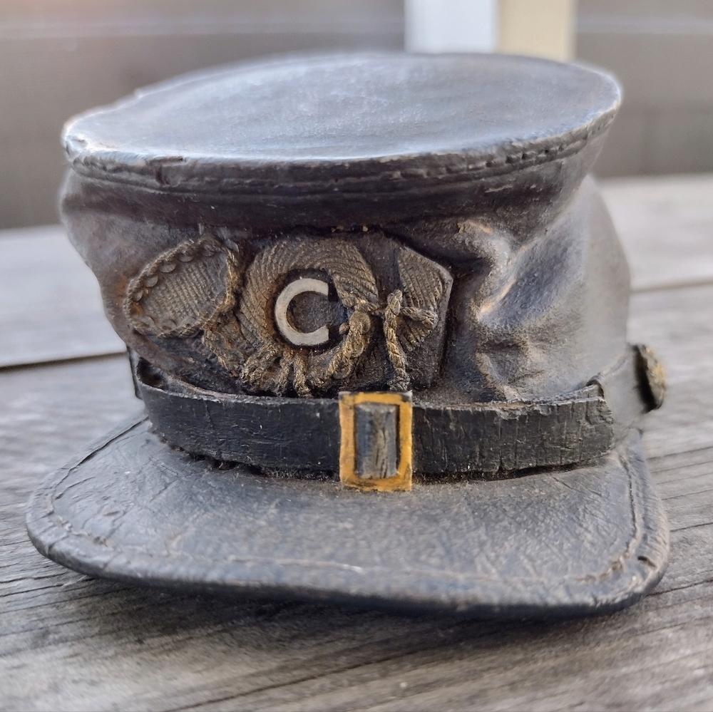 Vintage Civil War soldier kepi hat figurine